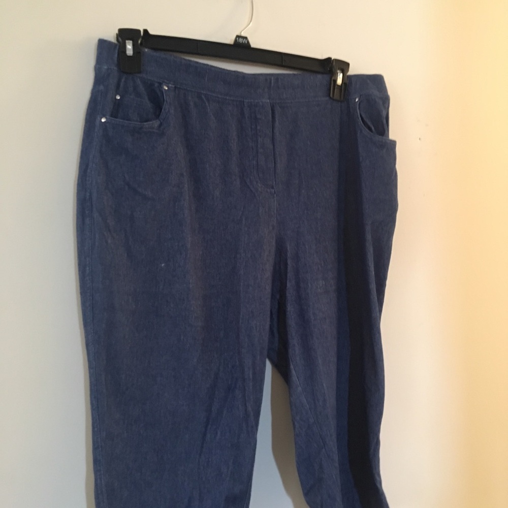 Capris - Picture 3 of 4